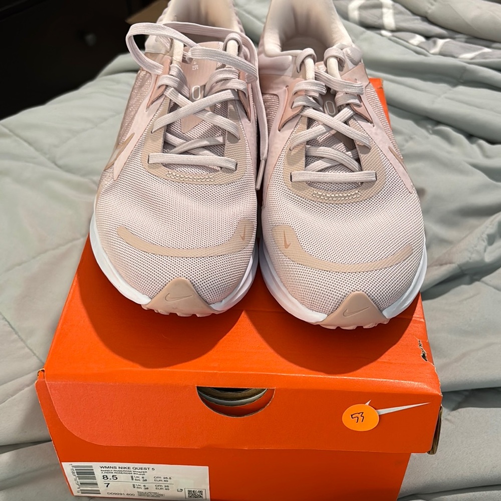 Brand New Nike Quest 5 Barely Rose Sneakers